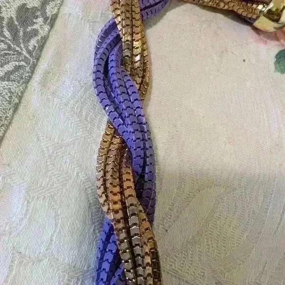 Chunky purple and gold vintage necklace - Picture 4 of 5